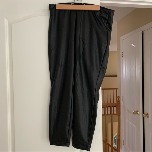 BRAND NEW Banana Republic Vegan Leather Leggings - Picture 5 of 5